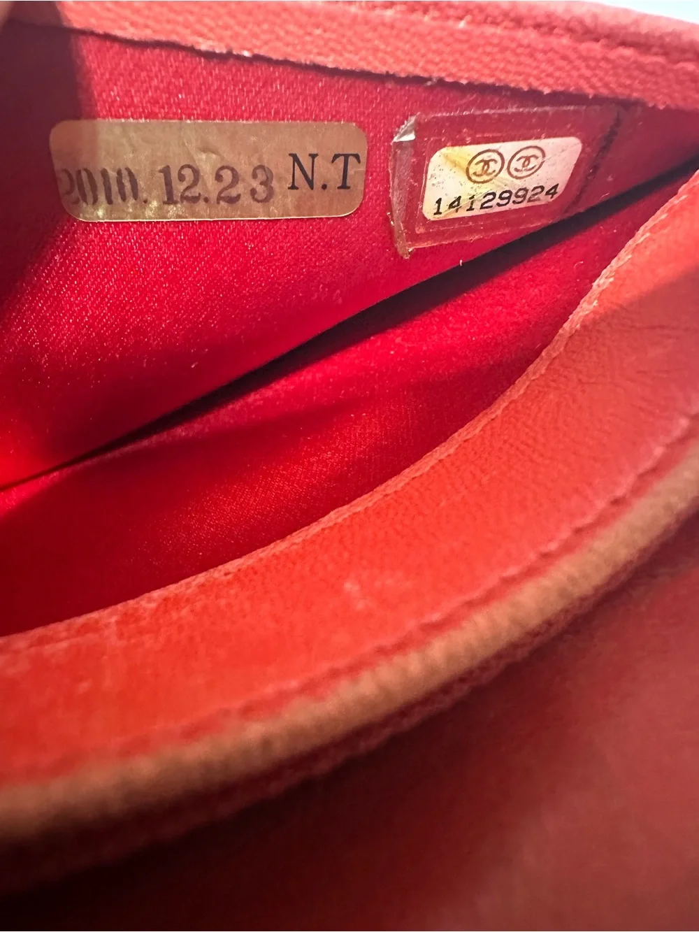 CHANEL❤️🌟RED CAMELLIA EMBOSSED WALLET⭐️